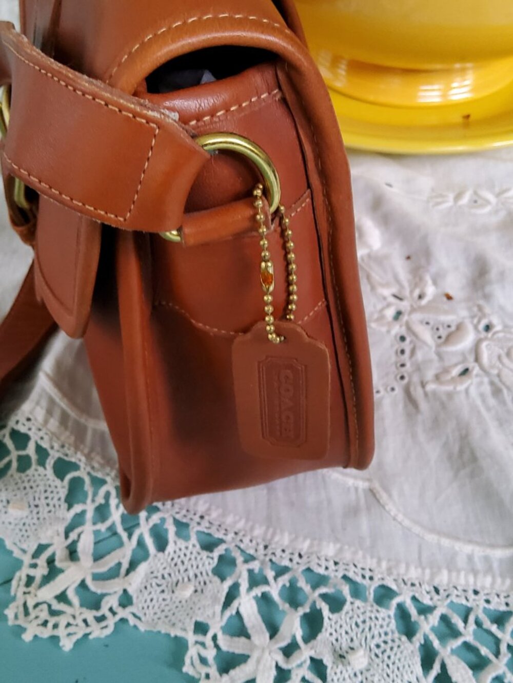 Vintage Coach Chelsea Crossbody in British Tan 9894 - Picture 3 of 10